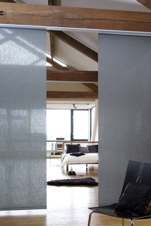 Японские панели использованы для деления пространства квартиры