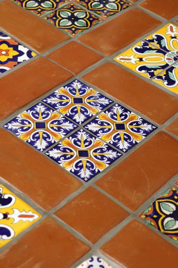 Плитка на полу в мексиканском стиле