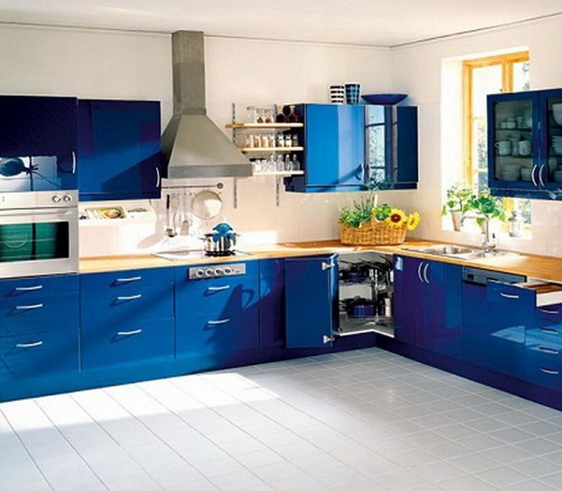 Просто кухня синего цвета