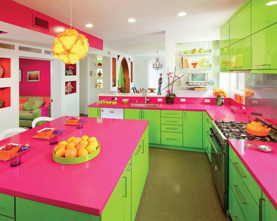 Кухня в контрастных цветах