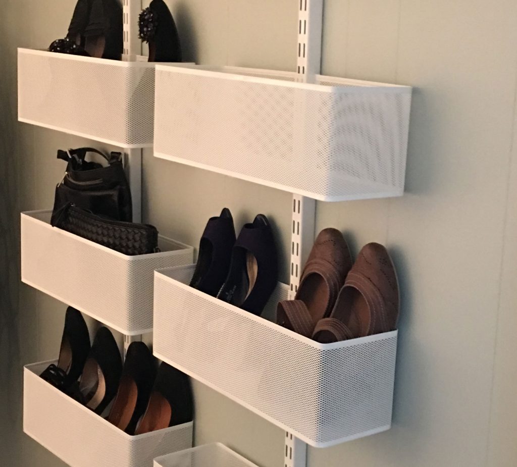 Система хранения обуви для размещения на межкомнатной двери