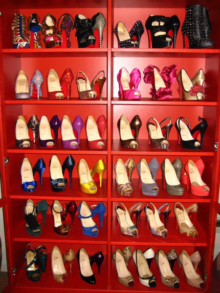 Стратегия хранения обуви в гардеробной комнате