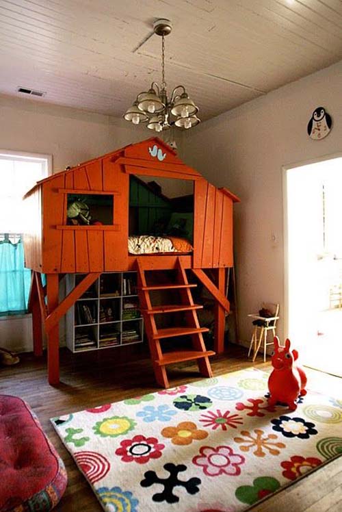Фото проектов детских кроватей в виде деревянных домиков.