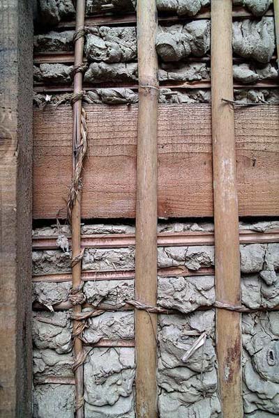 Вот из такого, так сказать месива, делались стены традиционных японских домов