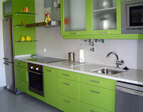 Кухни зеленого цвета в стиле модерн.