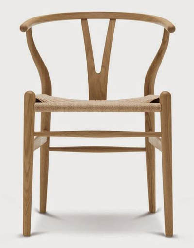 Деревянное кресло "Wishbone Chair".
