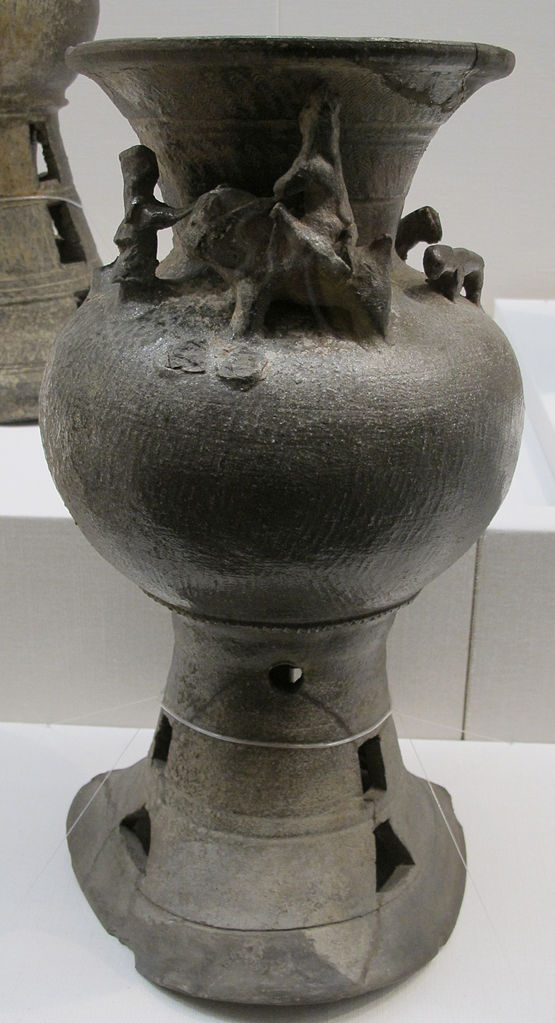 Пример керамики "суэ" периода Кофун
