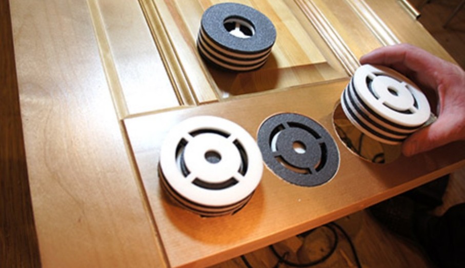 Дверной вентиляционный клапан заменяет щель под дверью с улучшением характеристик по звукоизоляции