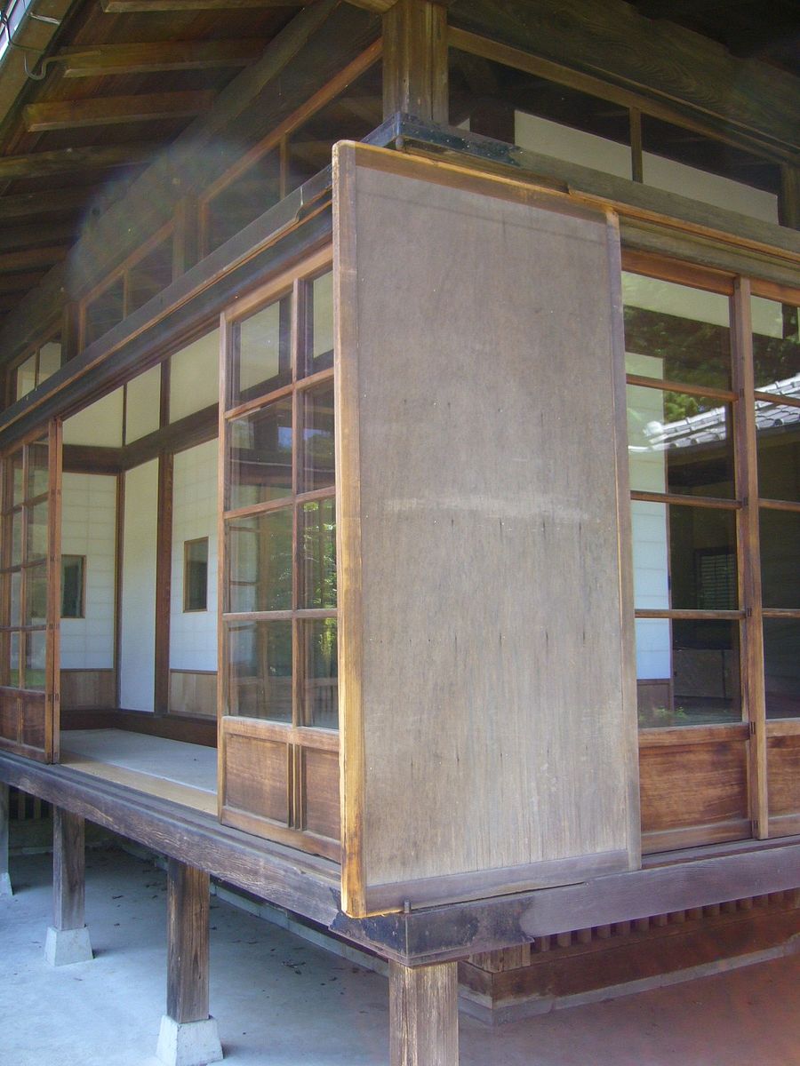 Раздвижные двери в традиционном японском доме