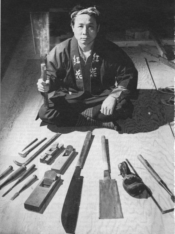 Японский столяр и его инструменты